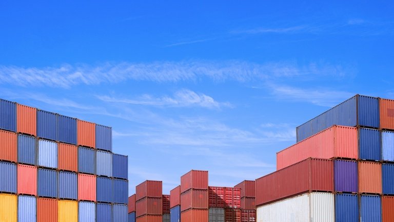 exportação_shutterstock_2460651411.jpg